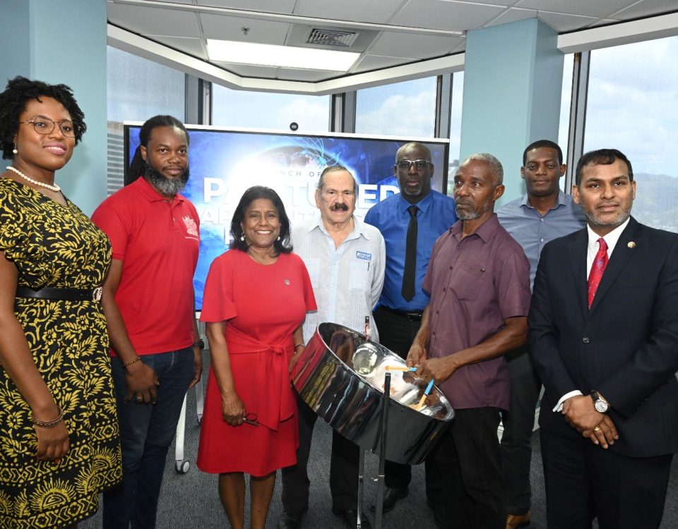 Group photo with Minister of Trade and Industry, Permanent Secretary, Chairman of MIC and Pan tuners